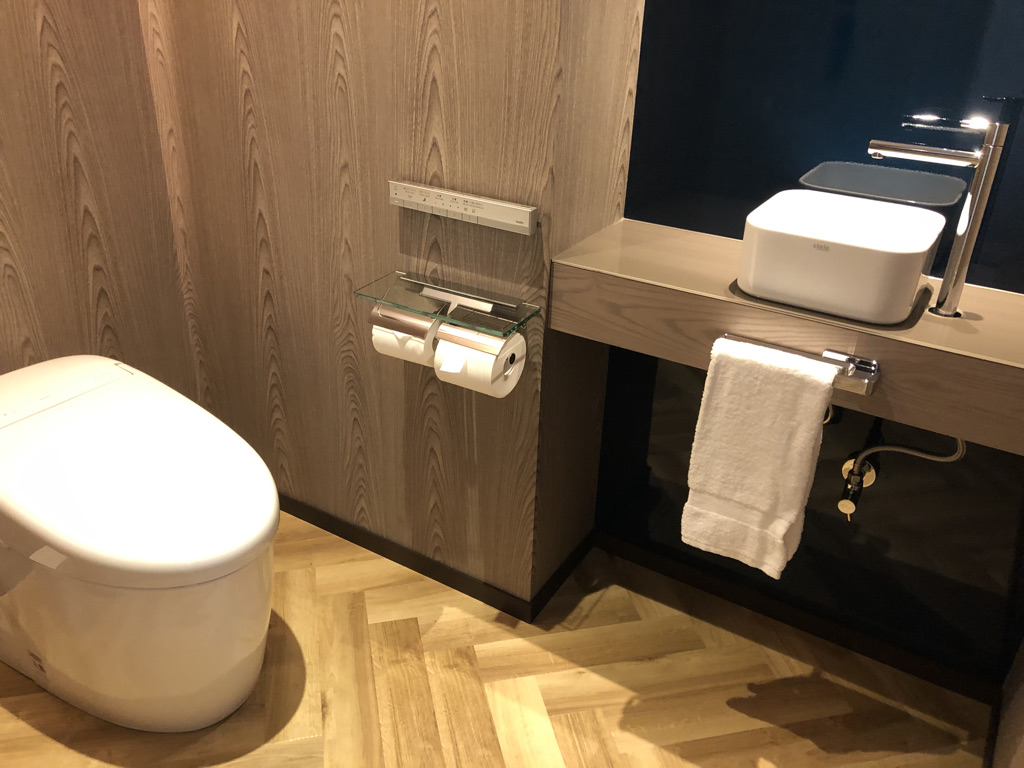 ウェスティン都ホテル京都　子連れ　宿泊記　ブログ　2ベッドルームスイート 1キングベッド＆2シングルベッド　子供添い寝　ジム　プール　温泉　朝食　クラブラウンジ　spgアメックス紹介　プラチナ特典　アメニティ