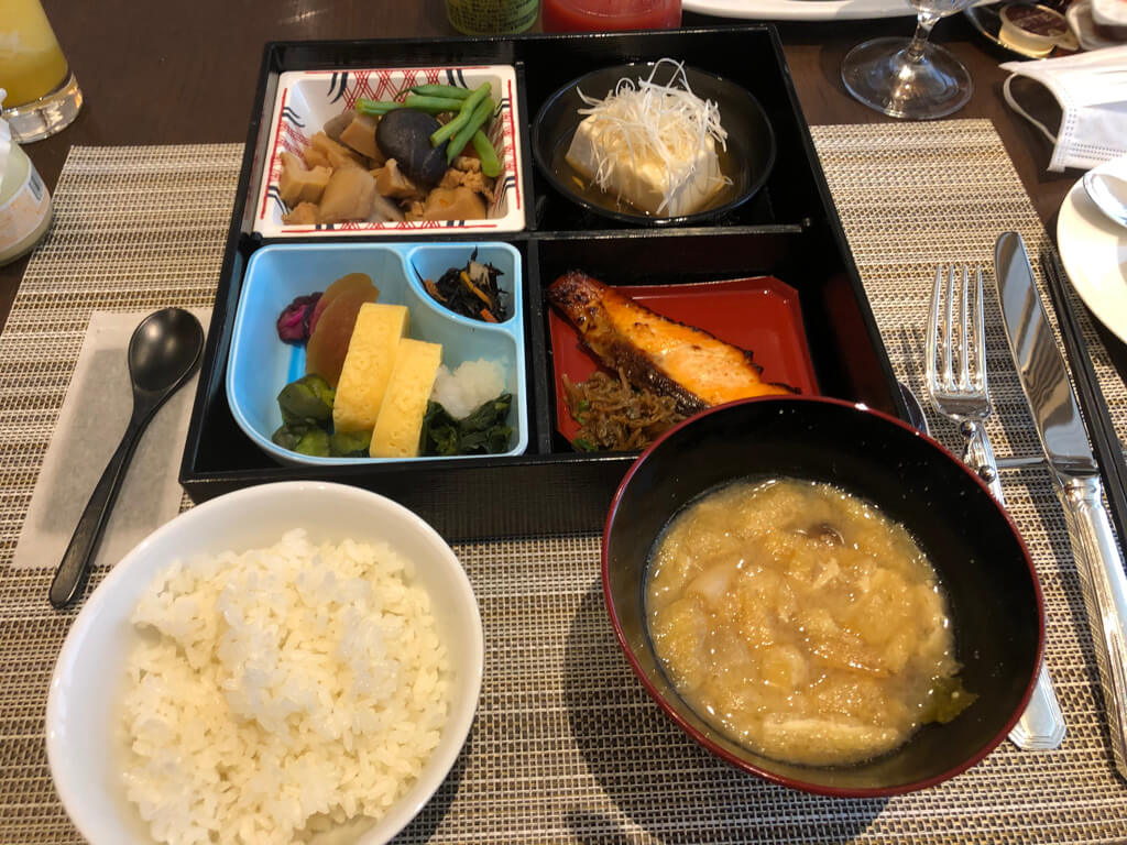 JWマリオット・ホテル奈良 宿泊記 ラウンジ 朝食 プール フィットネスジム 子供添い寝 アクティビティ 駐車場料金 SPGアメックス 紹介 プラチナ特典