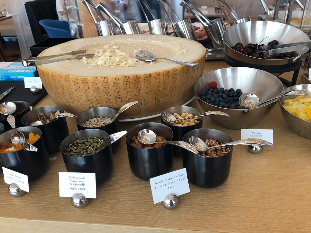 W大阪　マーベラススイート　子連れ　宿泊記 SPGアメックス紹介　朝食　プール　WETバー　サウナ　大浴場　フィットネスジム　駐車場　プラチナ特典　ルームサービス