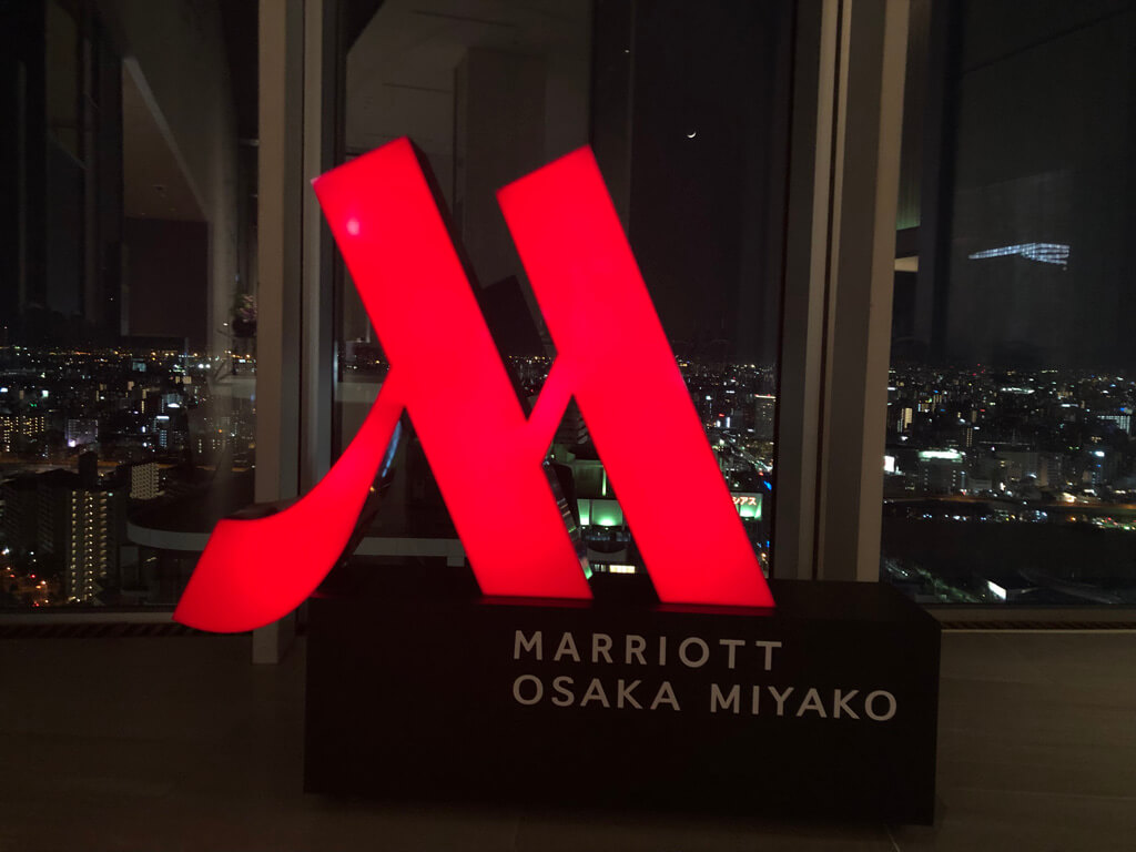 大阪マリオット都ホテル　ブログ　ジュニアスイート　子供添い寝無料　宿泊記　連休　格安　朝食　ラウンジ　あべのハルカス　プラチナ特典　　駐車場　マリオットボンヴォイアメックス紹介