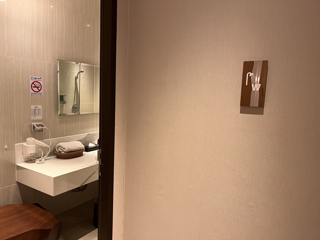 スワンナプーム空港　ラウンジ　プライオリティパス　ミラクルラウンジ