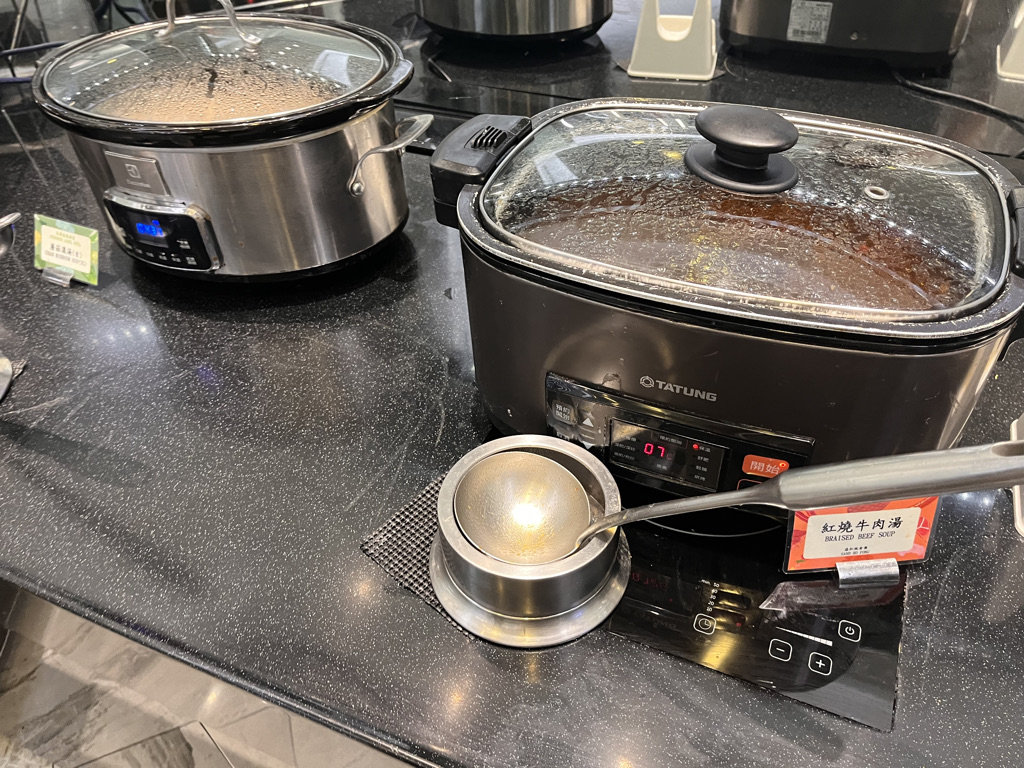 台湾　桃園国際空港　乗り継ぎ　シャワー　トランジットホテル　Wi-Fi　エバー航空　ラウンジ