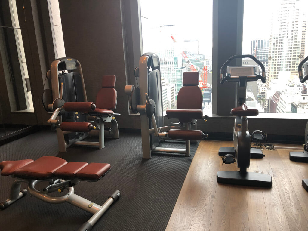 セントレジス大阪　ブログ　　宿泊記　子供添い寝　朝食　アクセス　駐車場　タイタニックオムレツ　プラチナ特典　バトラーサービス　マリオットボンヴォイアメックス　紹介　アメニティ