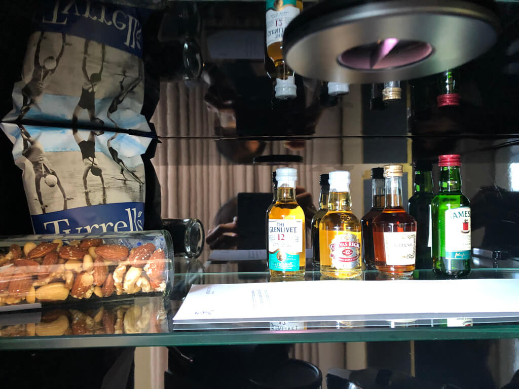 セントレジス大阪　ブログ　　宿泊記　子供添い寝　朝食　アクセス　駐車場　タイタニックオムレツ　プラチナ特典　バトラーサービス　マリオットボンヴォイアメックス　紹介　アメニティ