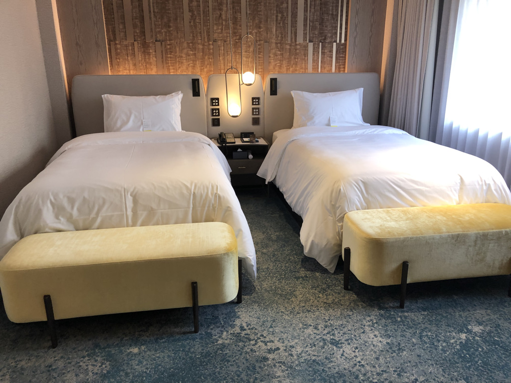 ウェスティン都ホテル京都　子連れ　宿泊記　ブログ　2ベッドルームスイート 1キングベッド＆2シングルベッド　子供添い寝　ジム　プール　温泉　朝食　クラブラウンジ　spgアメックス紹介　プラチナ特典　アメニティ