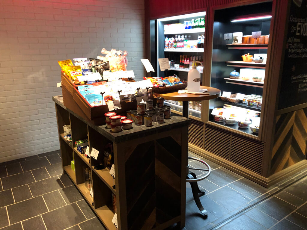 フォーポイントバイシェラトン名古屋中部国際空港　宿泊記　ブログ　プラチナ特典　朝食　駐車場　マリオットボンヴォイアメックス　紹介