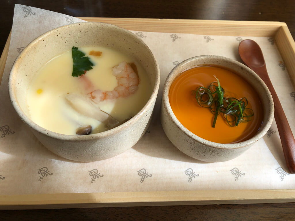 セントレジス大阪　ブログ　　宿泊記　子供添い寝　朝食　アクセス　駐車場　タイタニックオムレツ　プラチナ特典　バトラーサービス　マリオットボンヴォイアメックス　紹介　アメニティ