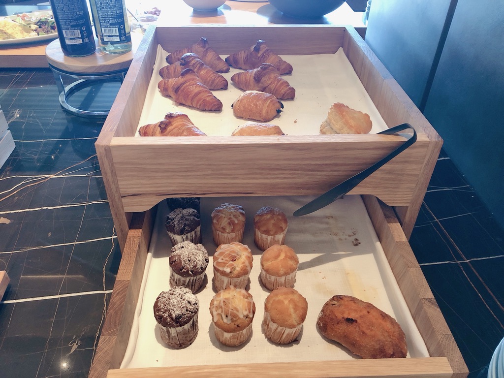 リッツカールトン福岡　クラブラウンジ　朝食　料金　アフタヌーンティ