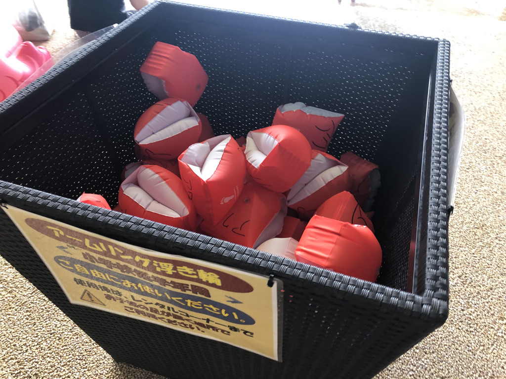 杉乃井ホテル　ブログ　宿泊記　朝食　夕食　バイキング　プール　温泉　アクアガーデン　コインランドリー　口コミ　大浴場　格安　激安　本館