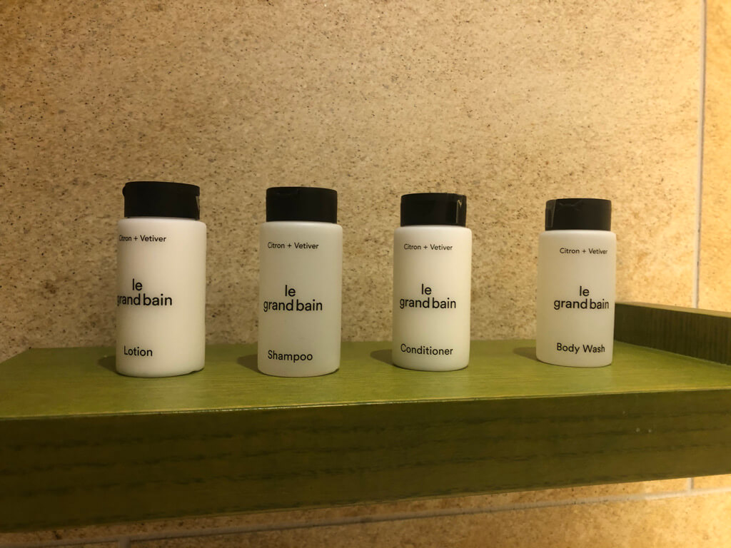 シェラトン沖縄サンマリーナリゾート　サウスタワー　宿泊記　プレミアムオーシャンツイン　フィットネスジム　大浴場　プール　サウナ　コンビニ　アメニティ