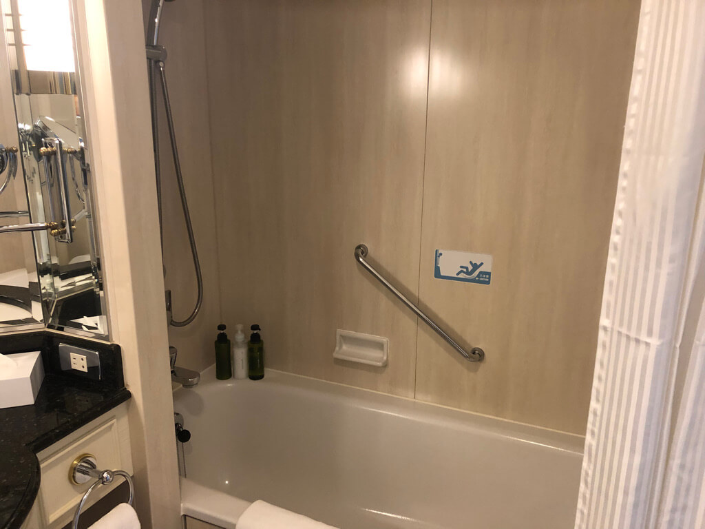 名古屋マリオットアソシアホテル　デラックスダブル　スタンダードダブル　子連れ　宿泊記　朝食　エリートラウンジ　　フィットネスジム　プール　SPGアメックス　紹介　プラチナ特典　ゴールド特典