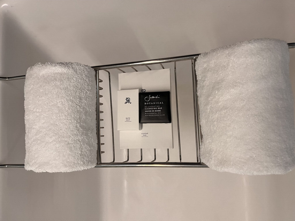 セントレジスバンコク　宿泊記　送迎　アクセス　朝食　プール　ジム　サウナ　子供添い寝年齢　マリオットボンヴォイアメックス　プラチナ特典　バトラーサービス