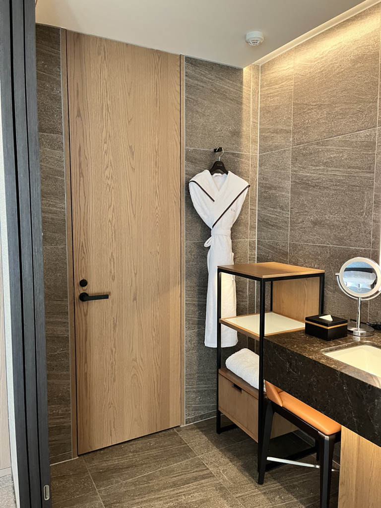 TIAD ティアド　宿泊記　プール　ラウンジ　部屋　ブログ　プラチナ特典