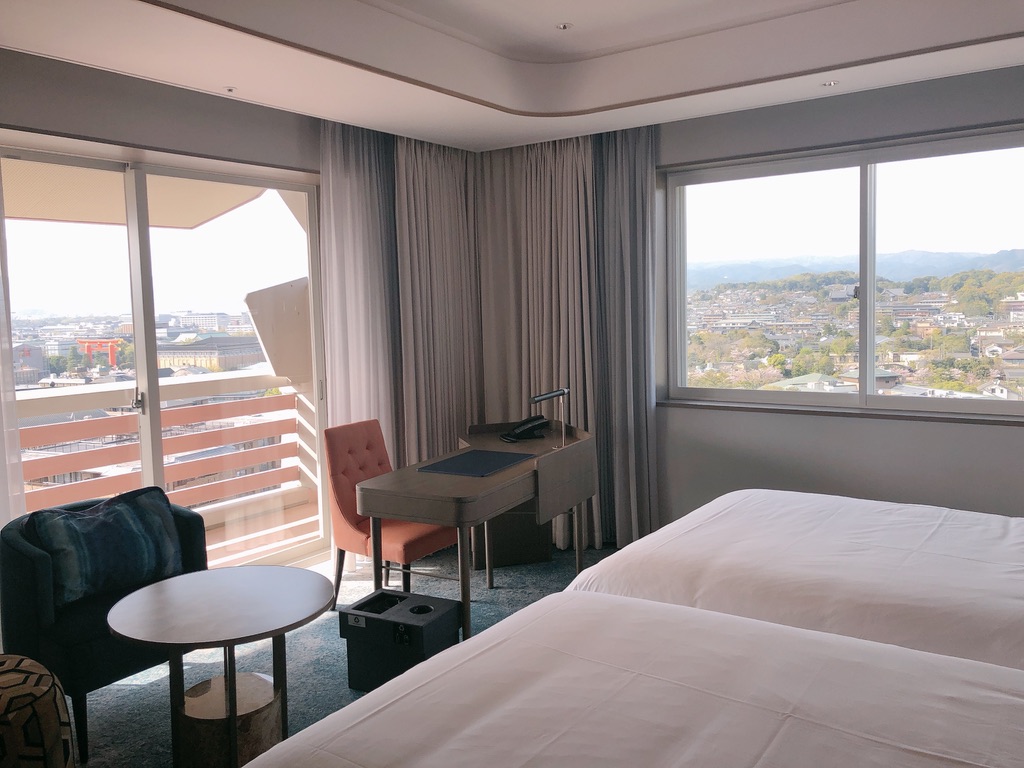 ウェスティン都ホテル京都　プラチナ　ブログ　子連れ　アップグレード　ジュニアスイート　アクセス　無料バス