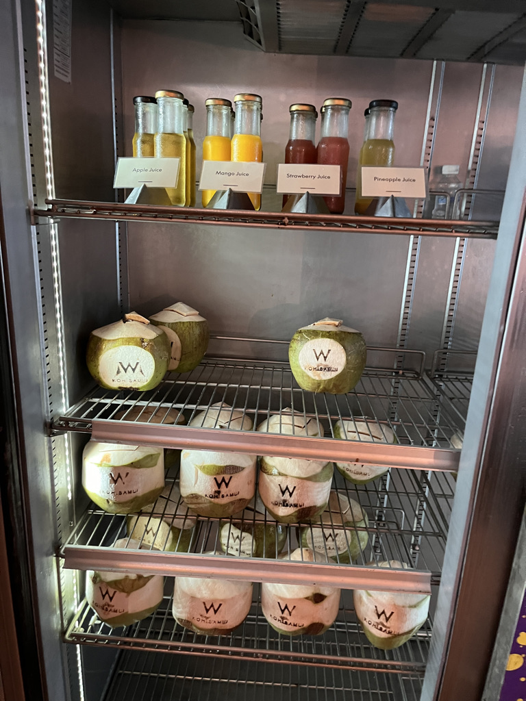 wコーサムイ　朝食　プラチナ特典