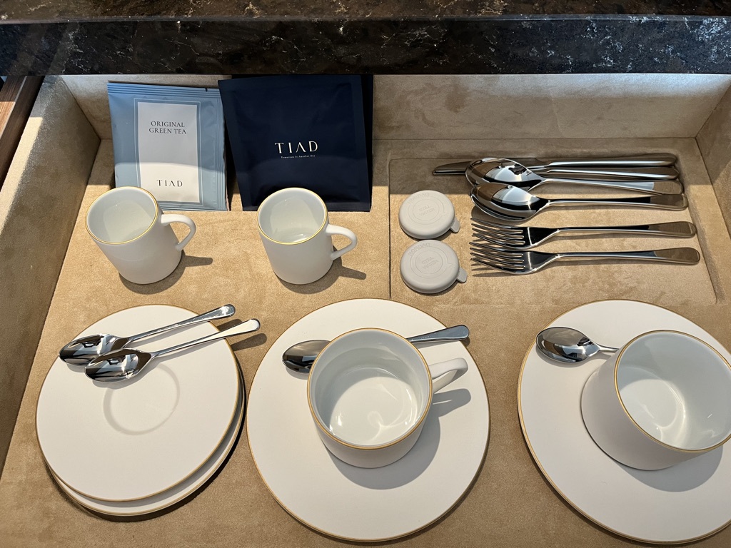 TIAD ティアド　宿泊記　プール　ラウンジ　部屋　ブログ　プラチナ特典