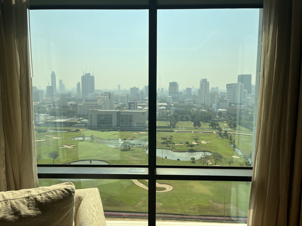 セントレジスバンコク　宿泊記　送迎　アクセス　朝食　プール　ジム　サウナ　子供添い寝年齢　マリオットボンヴォイアメックス　プラチナ特典　バトラーサービス