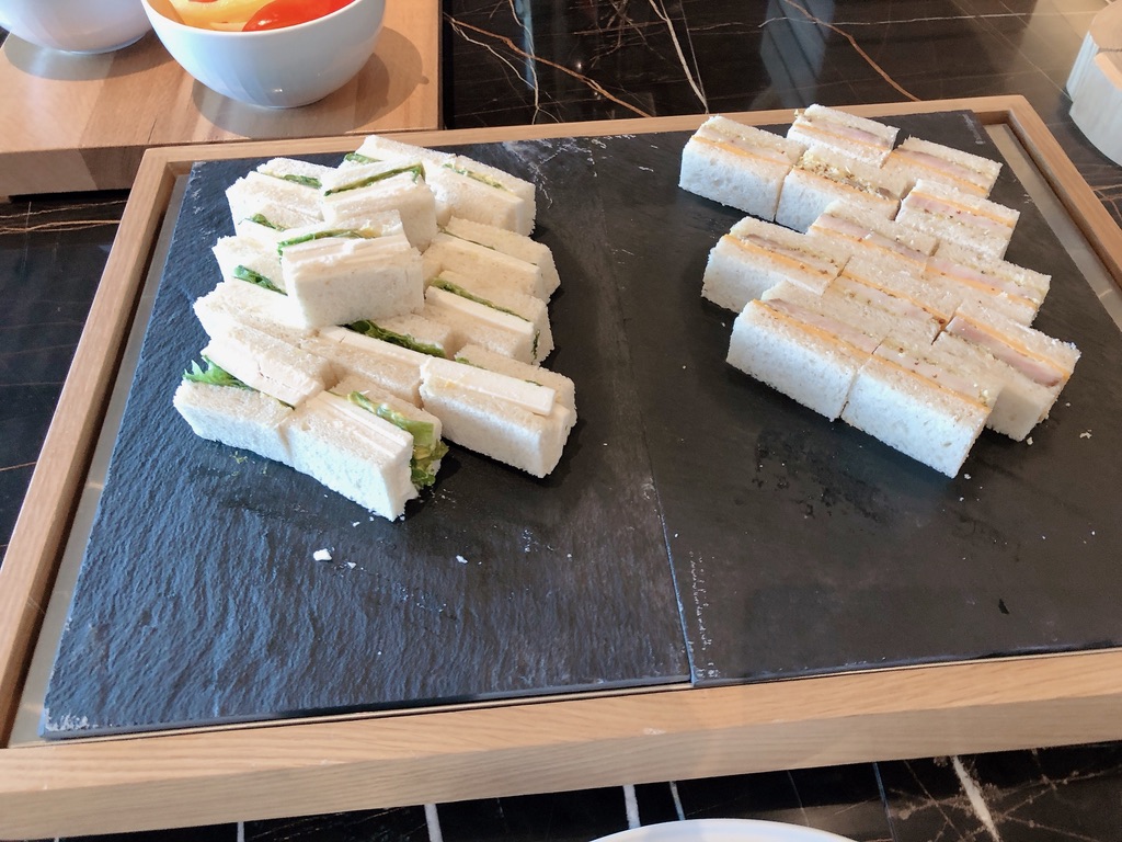 リッツカールトン福岡　クラブラウンジ　朝食　料金　アフタヌーンティ