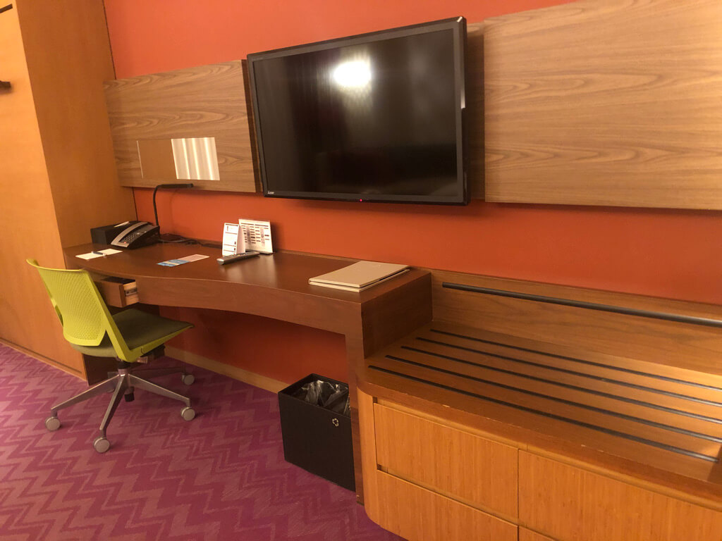 シェラトン沖縄サンマリーナリゾート　サウスタワー　宿泊記　プレミアムオーシャンツイン　フィットネスジム　大浴場　プール　サウナ　コンビニ　アメニティ