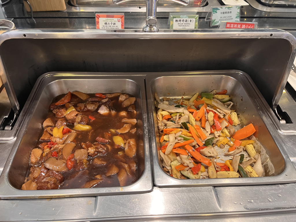 台湾　桃園国際空港　乗り継ぎ　シャワー　トランジットホテル　Wi-Fi　エバー航空　ラウンジ