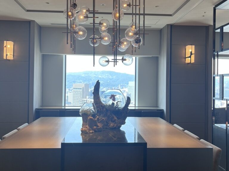 ヒルトン広島　エグゼクティブラウンジ　利用できる条件　服装