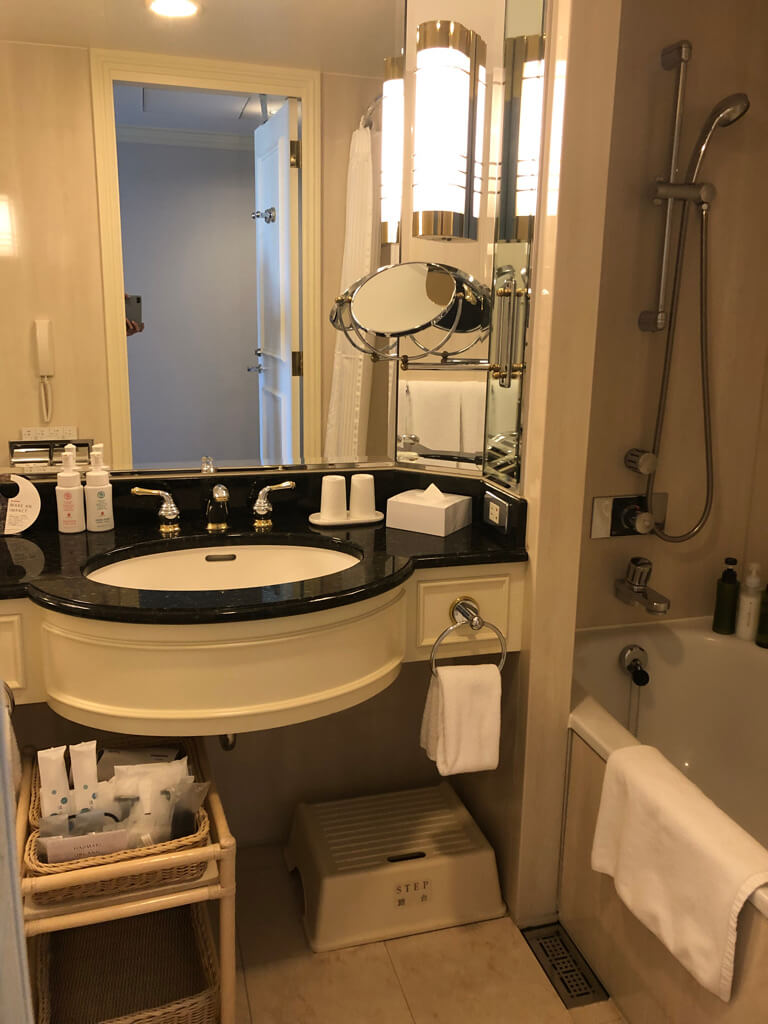 名古屋マリオットアソシアホテル　デラックスダブル　スタンダードダブル　子連れ　宿泊記　朝食　エリートラウンジ　　フィットネスジム　プール　SPGアメックス　紹介　プラチナ特典　ゴールド特典