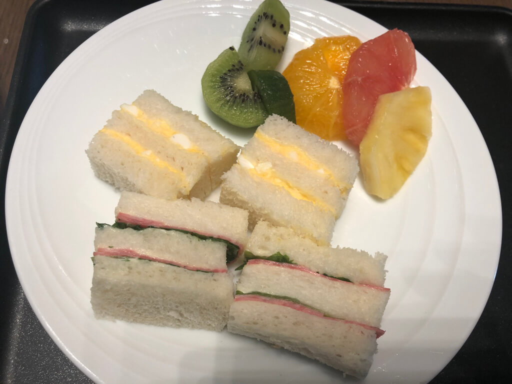 大阪マリオット都ホテル　ブログ　ジュニアスイート　子供添い寝無料　宿泊記　連休　格安　朝食　ラウンジ　あべのハルカス　プラチナ特典　　駐車場　マリオットボンヴォイアメックス紹介