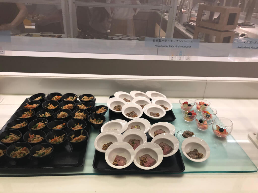 大阪マリオット都ホテル　ブログ　ジュニアスイート　子供添い寝無料　宿泊記　連休　格安　朝食　ラウンジ　あべのハルカス　プラチナ特典　　駐車場　マリオットボンヴォイアメックス紹介