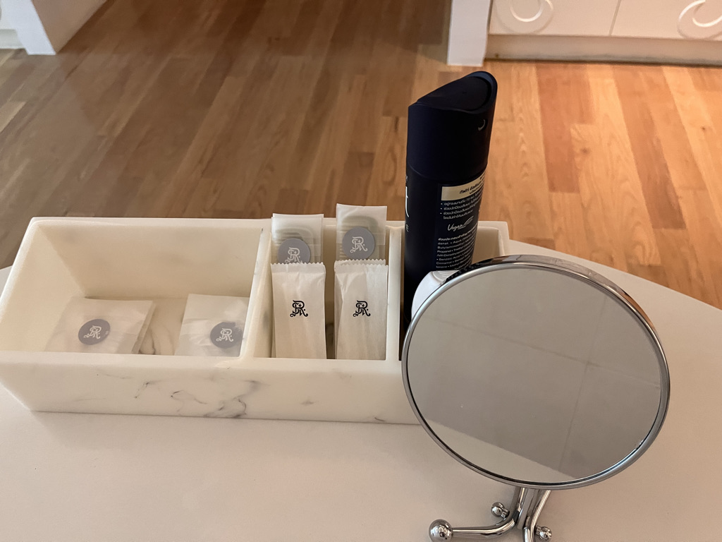 セントレジスバンコク　宿泊記　送迎　アクセス　朝食　プール　ジム　サウナ　子供添い寝年齢　マリオットボンヴォイアメックス　プラチナ特典　バトラーサービス