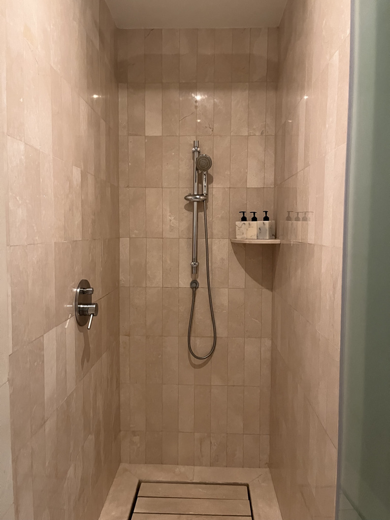 セントレジスバンコク　宿泊記　送迎　アクセス　朝食　プール　ジム　サウナ　子供添い寝年齢　マリオットボンヴォイアメックス　プラチナ特典　バトラーサービス