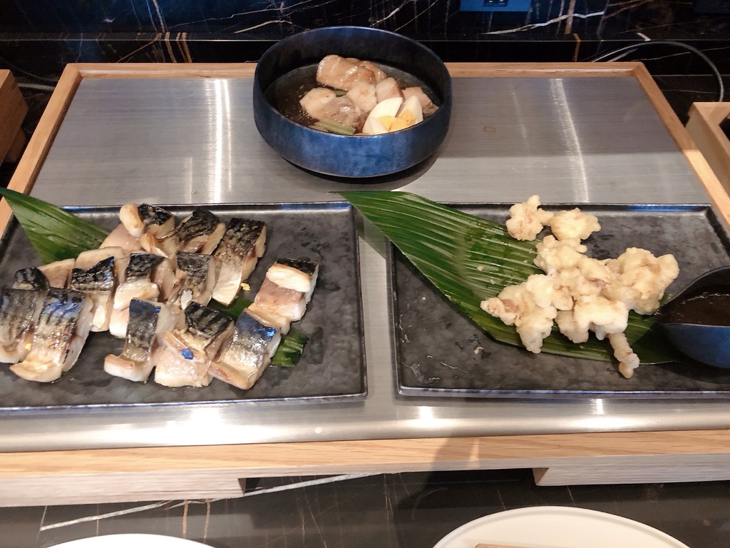 リッツカールトン福岡　クラブラウンジ　朝食　料金　アフタヌーンティ