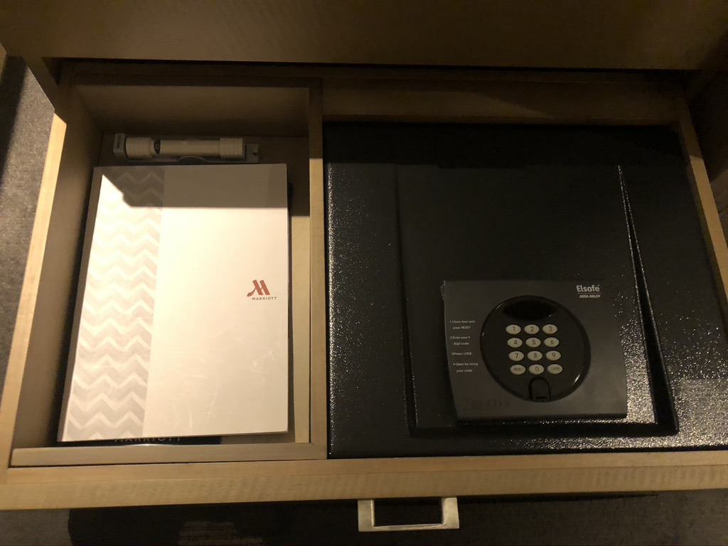 【東京マリオットホテル】デラックスツイン宿泊記☆繁忙期の宿泊はチェックインに要注意!泊まるなら心構えが必要。 25 東京マリオットホテル デラックスツイン 宿泊記 チェックイン 大行列 コロナ