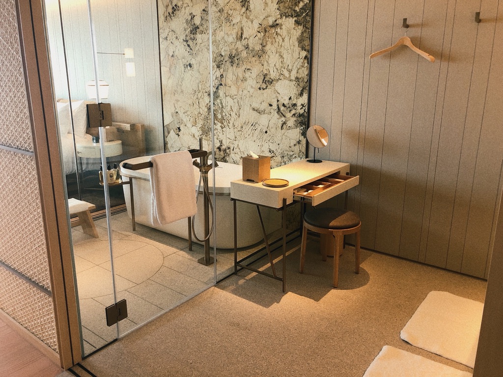 【リッツカールトン福岡宿泊記】お部屋・施設紹介☆ポイントで超お得!10万円越えの宿泊費をタダにする方法 48 リッツカールトン福岡 ポイント ブログ アクセス 宿泊記 部屋 アメニティ 料金 クラブレベル