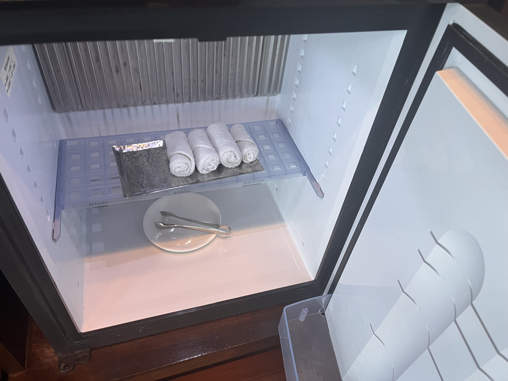 セントレジスバンコク　宿泊記　送迎　アクセス　朝食　プール　ジム　サウナ　子供添い寝年齢　マリオットボンヴォイアメックス　プラチナ特典　バトラーサービス