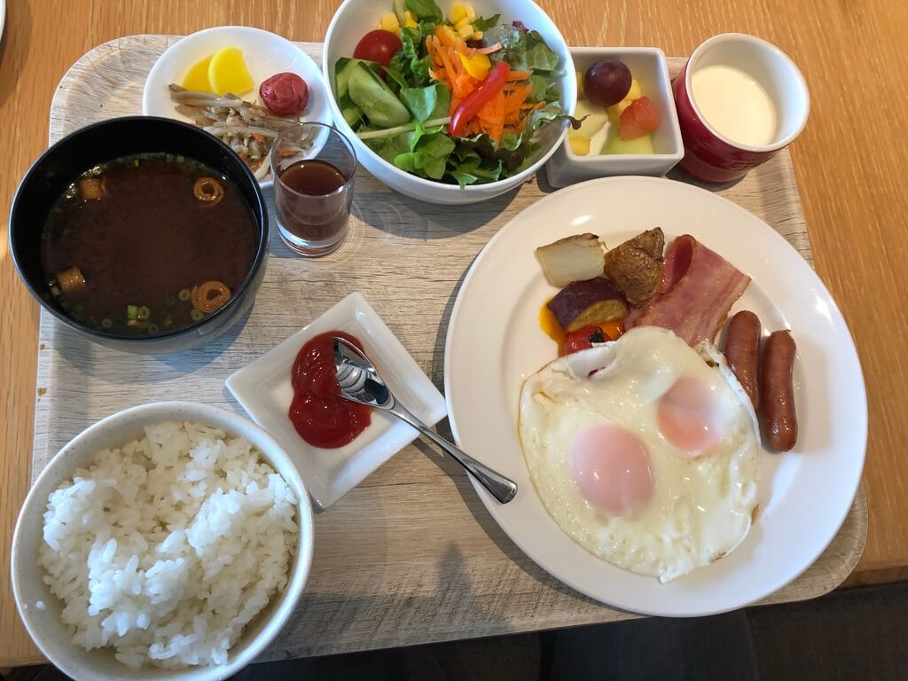 フォーポイントバイシェラトン名古屋中部国際空港　宿泊記　ブログ　プラチナ特典　朝食　駐車場　マリオットボンヴォイアメックス　紹介