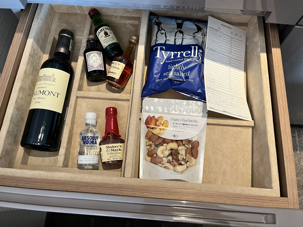 TIAD ティアド　宿泊記　プール　ラウンジ　部屋　ブログ　プラチナ特典