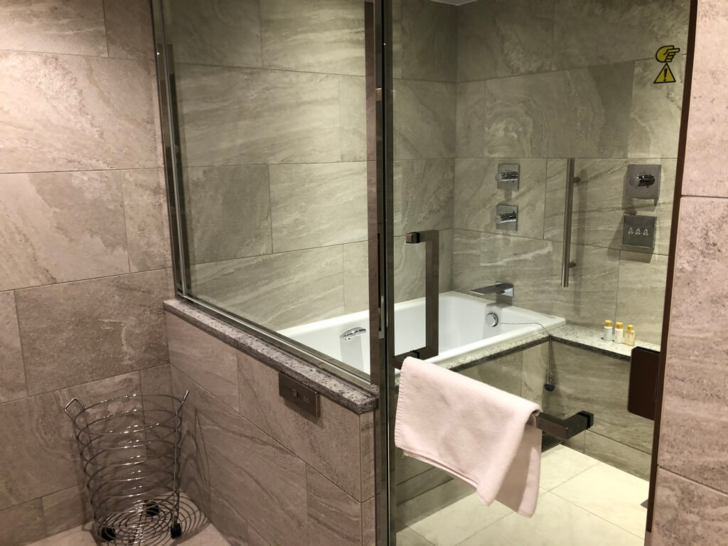 ウェスティン都ホテル京都　宿泊記　ラグジュアリースイート　子連れ旅　子供添い寝　クラブラウンジ　プール　ジム　spgアメックス紹介　プラチナ特典